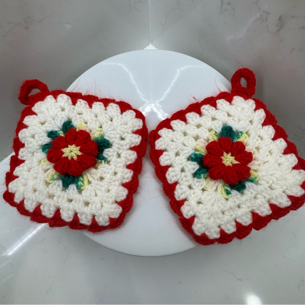 Vintage Granny Square Hand Crochet Christmas Holly Hot Pad Trivet Pot Holder-2